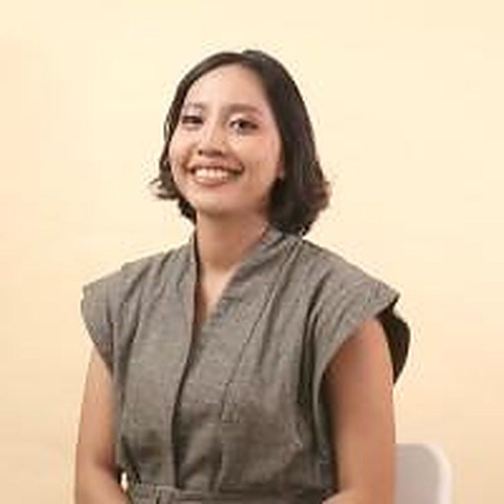 Ayu H